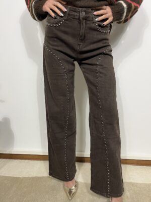 jeans marrone borchie