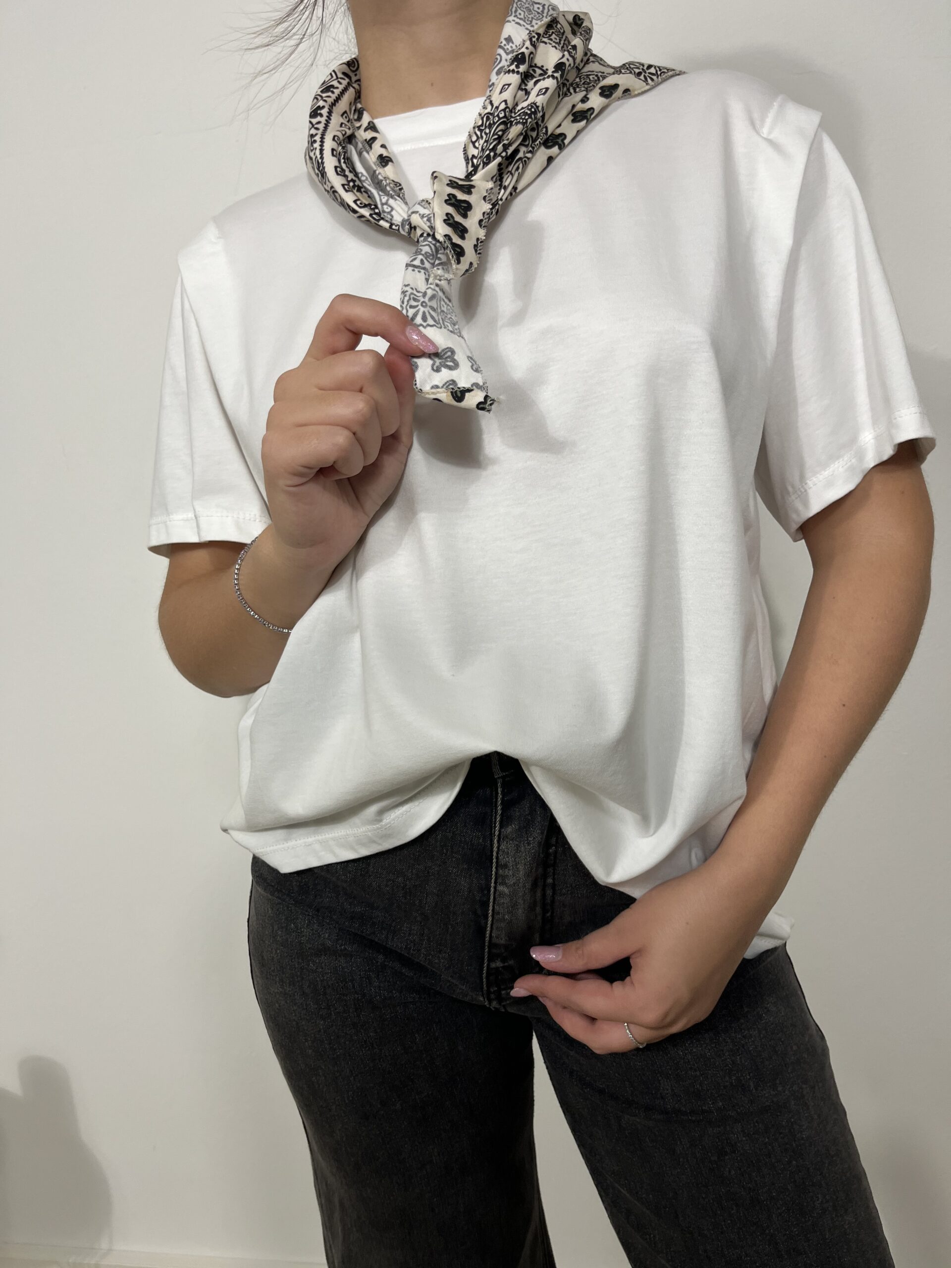 t shirt con foulard t shirt con foulard
